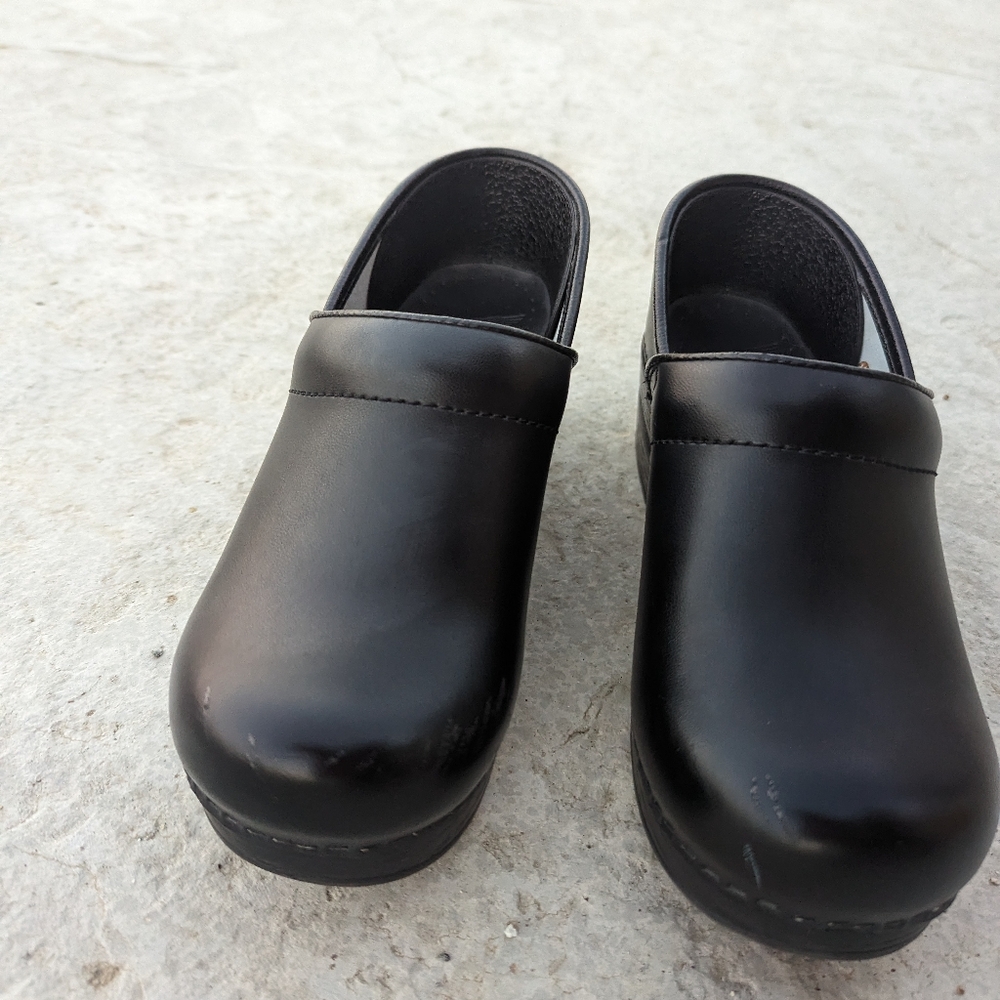 Dansko clogs size 7 or 38